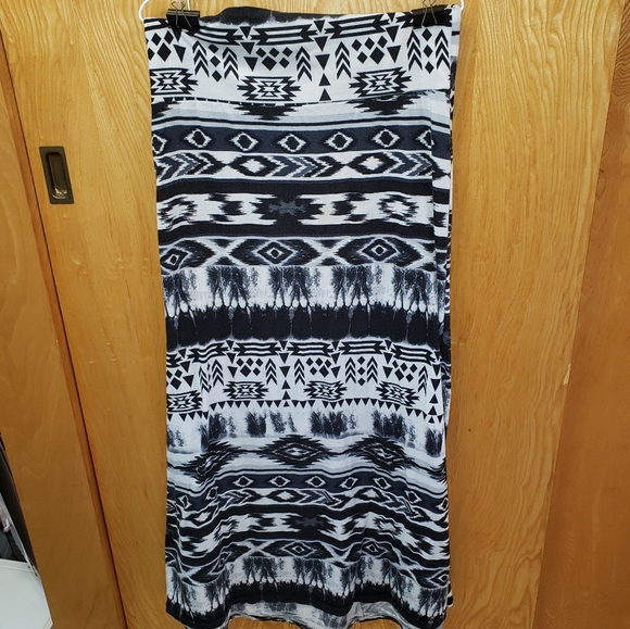 🌵Tribal Print Maxi Skirt - Picture 1 of 2